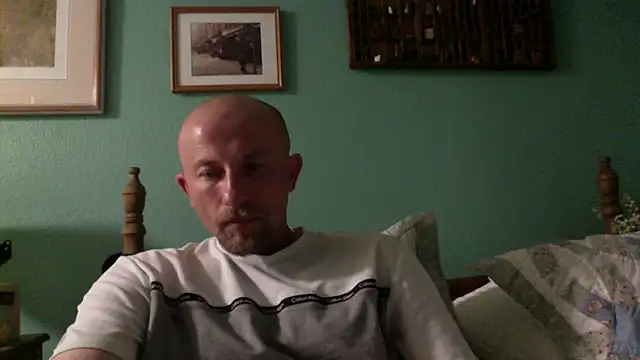 Snapshot of BIGWHITECOCKDOC36 chatting on October 19, 11:00 am BIGWHITECOCKDOC36 online show from October 19, 11:00 am
