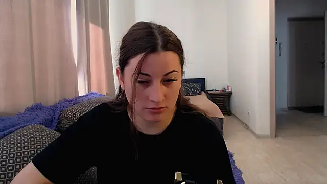Snapshot of Helen_Adams_ chatting on June 23, 4:54 am Helen Adams online show from June 23, 4:54 am