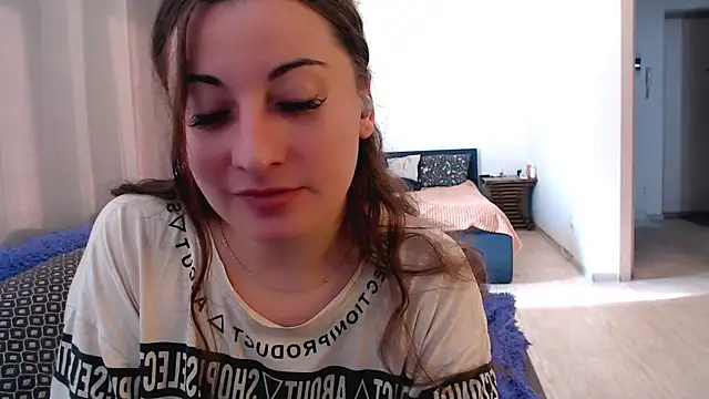Snapshot of Helen_Adams_ chatting on June 25, 5:23 am Helen Adams online show from June 25, 5:23 am