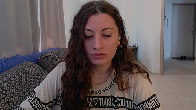 Snapshot of Helen_Adams_ chatting on July 11, 6:27 am Helen Adams online show from July 11, 6:27 am