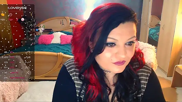 Ariellefoxy online show from February 3, 8:35 pm