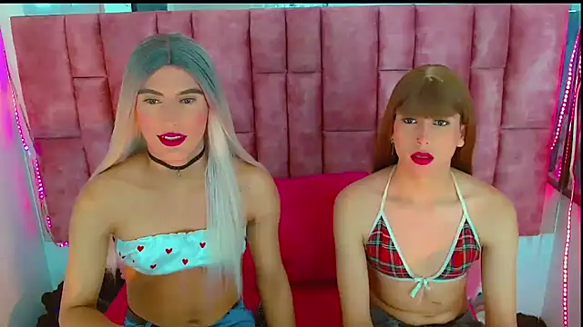 Snapshot of Daniela_Pink_ chatting on December 12, 4:26 am Daniela Pink online show from December 12, 4:26 am