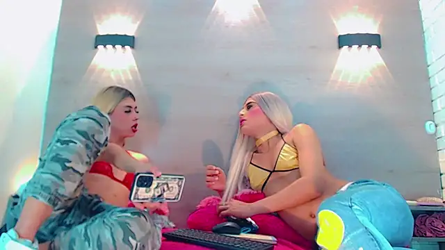 Snapshot of Daniela_Pink_ chatting on February 15, 11:47 pm Daniela Pink online show from February 15, 11:47 pm