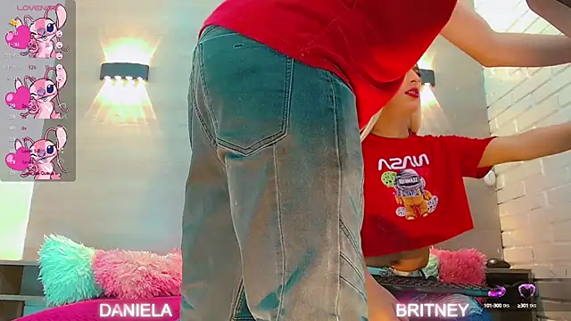 Snapshot of Daniela_Pink_ chatting on March 6, 8:48 pm Daniela Pink online show from March 6, 8:48 pm