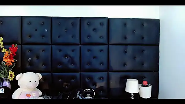 Daniela Pink  online show from February 24, 8:40 pm