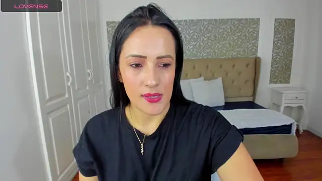 KimWessel  online show from March 24, 5:29 pm