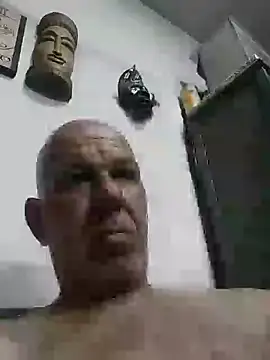 Snapshot of FabiQuilmes chatting on January 14, 12:11 am FabiQuilmes online show from January 14, 12:11 am