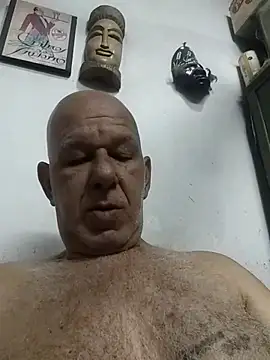 Snapshot of FabiQuilmes chatting on March 4, 10:13 am FabiQuilmes online show from March 4, 10:13 am