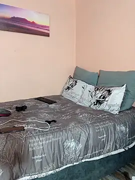 Fantasy1976 online show from April 10, 9:30 pm