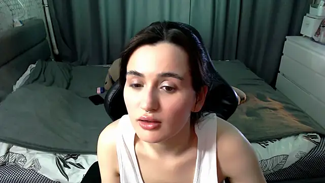 KiraYammy online show from February 8, 10:02 pm