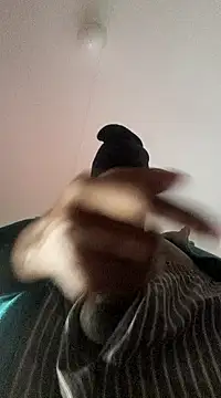 Gifttheskimaskboy online show from March 18, 2:26 pm