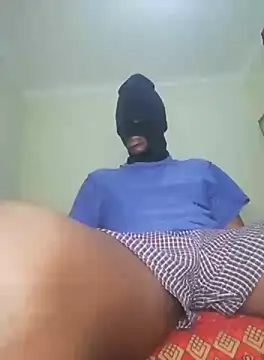 Gifttheskimaskboy online show from October 6, 9:01 pm