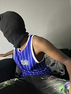 Gifttheskimaskboy online show from March 28, 10:20 pm