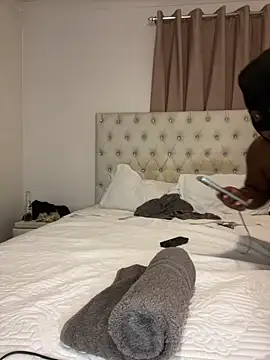 Gifttheskimaskboy online show from April 11, 6:01 pm