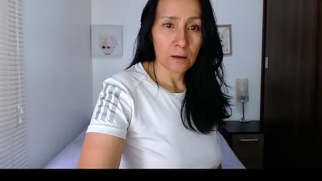 Maira B online show from March 23, 5:50 pm