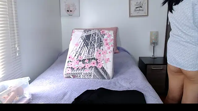 Maira B online show from March 25, 7:20 pm