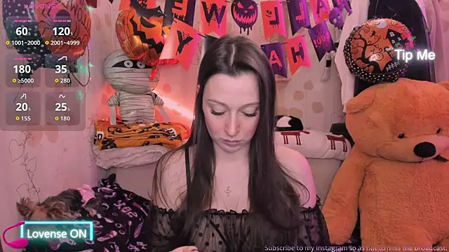 Lilly Black88888 online show from October 18, 6:30 pm