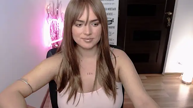 ChloeJewel1 online show from February 1, 12:26 pm