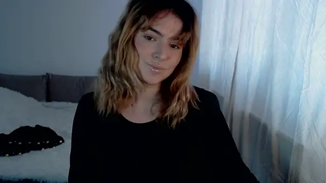 ChloeJewel1 online show from April 5, 5:04 am