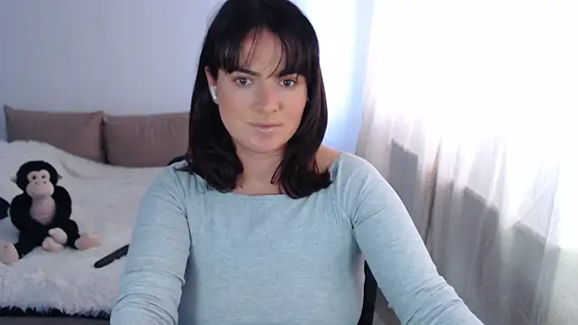 ChloeJewel1 online show from April 19, 9:30 am