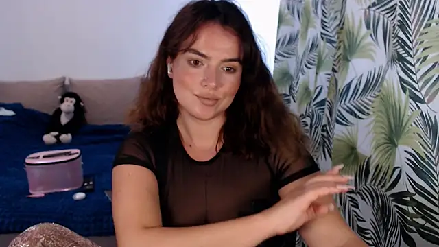 ChloeJewel1 online show from July 21, 9:33 am