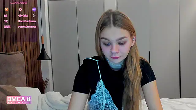 Molly sweetie online show from November 18, 7:13 am