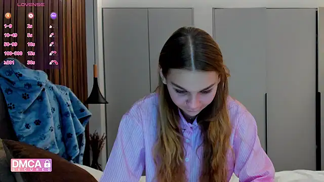 Molly sweetie online show from November 25, 7:30 am