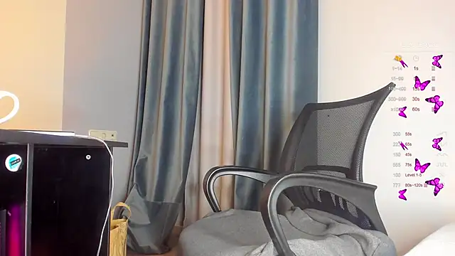 Snapshot of HunnyWifey chatting on January 14, 10:12 pm HunnyWifey online show from January 14, 10:12 pm