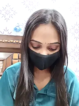 Yours-Bebo online show from February 6, 10:15 am