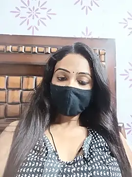 Snapshot of Yours-Bebo chatting on July 4, 11:49 am Yours-Bebo online show from July 4, 11:49 am