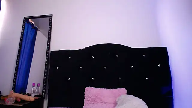 sweet skylove  online show from February 12, 9:10 pm