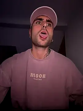 Snapshot of itsmehoneyhm chatting on September 26, 9:30 pm itsmehoneyhm online show from September 26, 9:30 pm