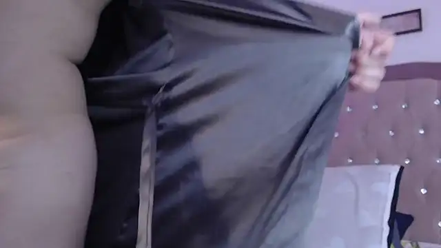 Snapshot of AnnadirtyXo chatting on February 1, 10:37 am AnnadirtyXo online show from February 1, 10:37 am