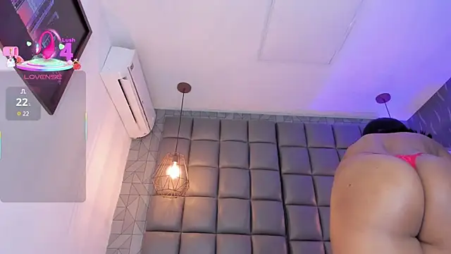 megan woll online show from March 15, 1:18 pm