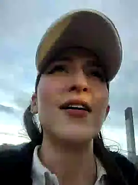 Snapshot of _Lalaa chatting on December 22, 10:25 pm  Lalaa online show from December 22, 10:25 pm