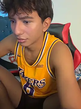 Leonarrrd 01 online show from February 9, 12:14 am