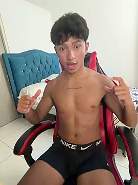 Leonarrrd 01 online show from February 26, 9:47 pm