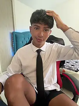 Leonarrrd 01 online show from March 1, 9:17 pm