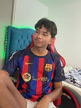 Leonarrrd 01 online show from March 6, 9:44 pm