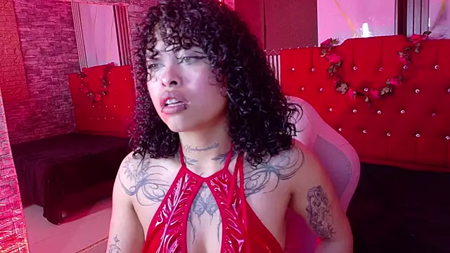 miahernadez303av online show from February 13, 3:57 am