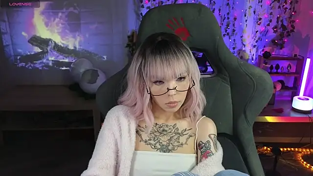 Kerry Kirk online show from April 16, 9:39 pm