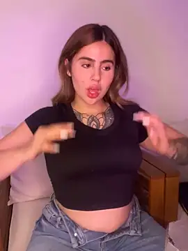 ValerieHilton online show from January 6, 11:52 pm