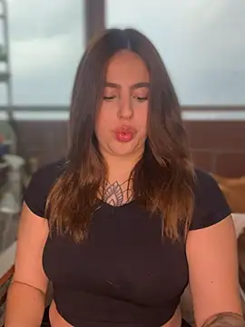 ValerieHilton online show from February 4, 10:13 pm