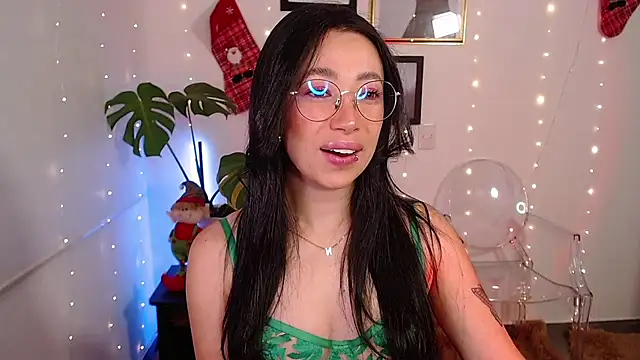 lilyy evanss online show from December 13, 11:17 pm