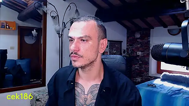 Snapshot of cek_186 chatting on November 10, 8:46 am cek 186 online show from November 10, 8:46 am