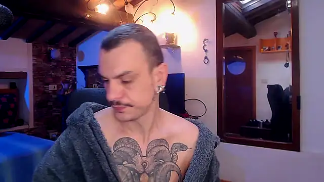 Snapshot of cek_186 chatting on December 3, 10:35 am cek 186 online show from December 3, 10:35 am