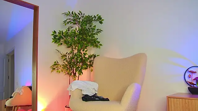 Snapshot of alissa_foxx chatting on July 24, 12:14 pm alissa foxx online show from July 24, 12:14 pm
