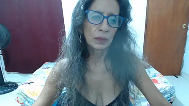 Snapshot of luz_stella chatting on June 25, 4:34 am luz stella online show from June 25, 4:34 am