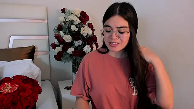 CamilaSofiia online show from February 18, 10:47 pm