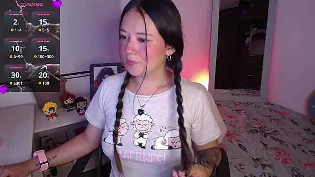 Snapshot of Lexie_Thompson10 chatting on November 21, 12:43 am Lexie Thompson10 online show from November 21, 12:43 am